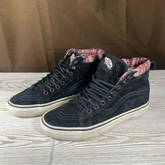 Vans Sk8-Hi MTE Black Faux Fur Lined ScotchGuard Sneaker Shoe Boot - Women’s 8 - Picture 3 of 8